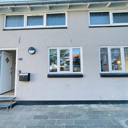 Aday - Charming Apartment In The Pedestrian Street Of Frederikshavn Dış mekan fotoğraf