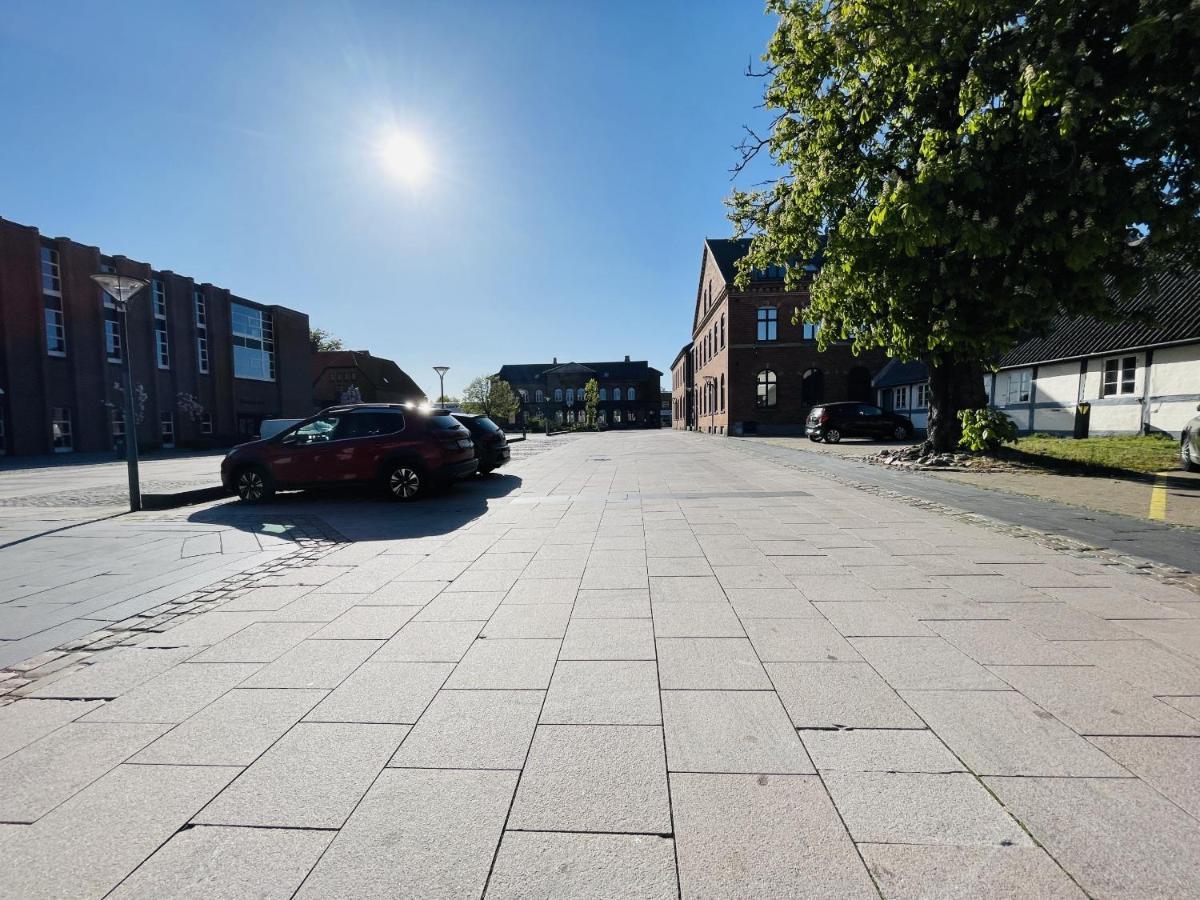 Aday - Charming Apartment In The Pedestrian Street Of Frederikshavn Dış mekan fotoğraf