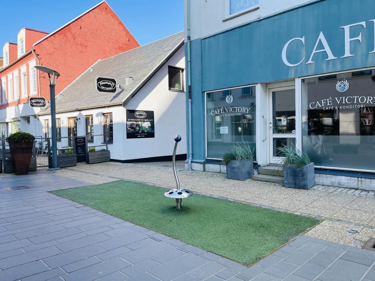 Aday - Charming Apartment In The Pedestrian Street Of Frederikshavn Dış mekan fotoğraf